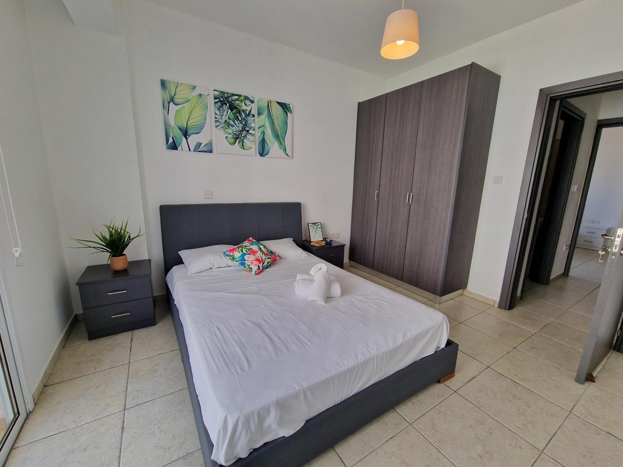 Tropical Paradise 200m From Finikoudes Апартаменты Ларнака