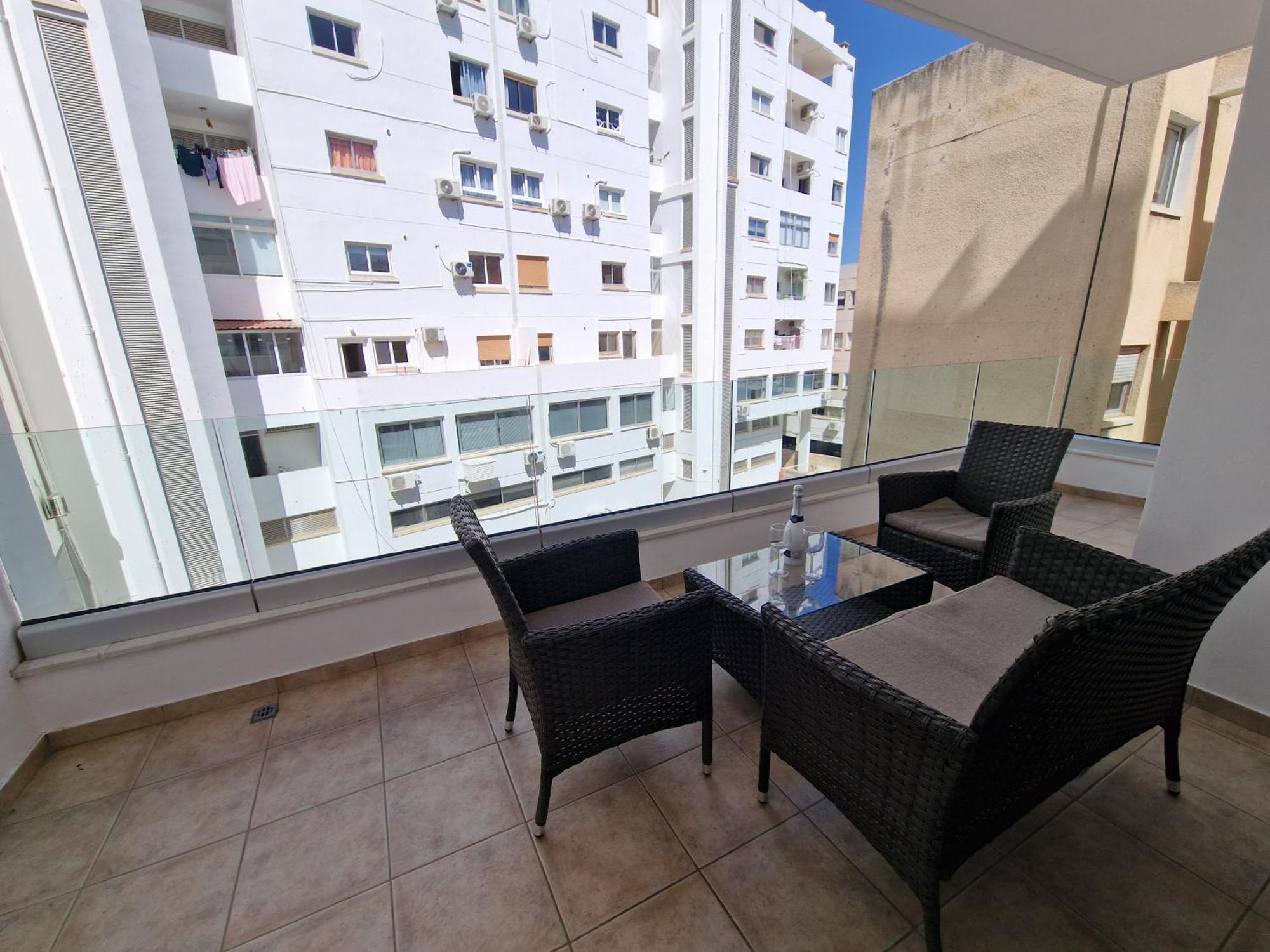 Tropical Paradise 200m From Finikoudes *